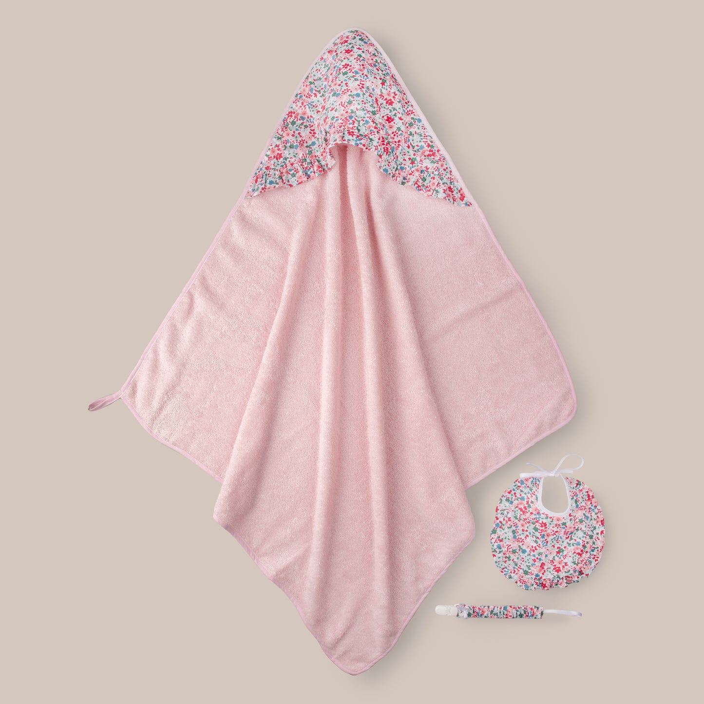 CAPA RETAIL CON BABERO Y CHUPETERO ROSA